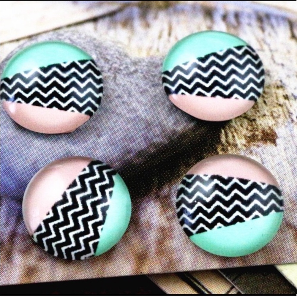 Chevron Detail Stud Earrings size 12mm